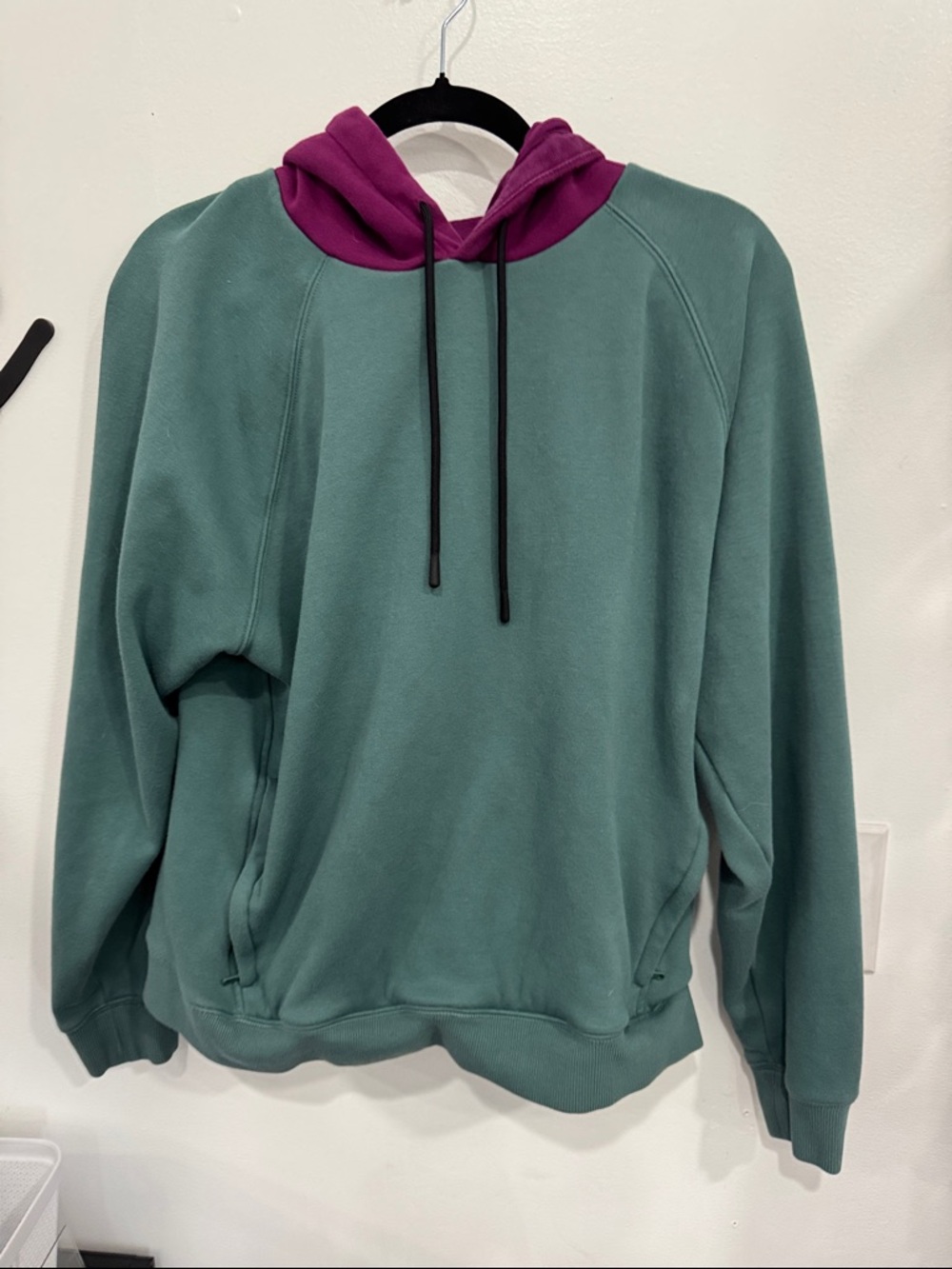 Fabletics Green Pullover Sweatshirt with Magenta Hood - Picture 1 of 1